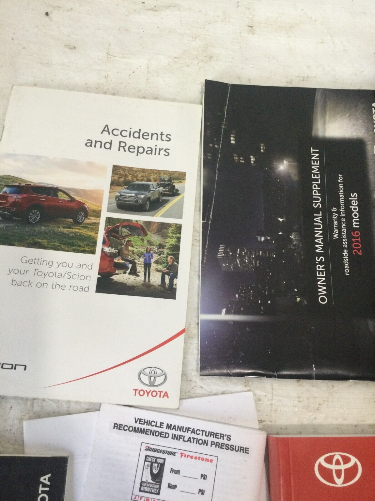 2016 Toyota Corolla  Owners Manual w/ Black carrying case OEM