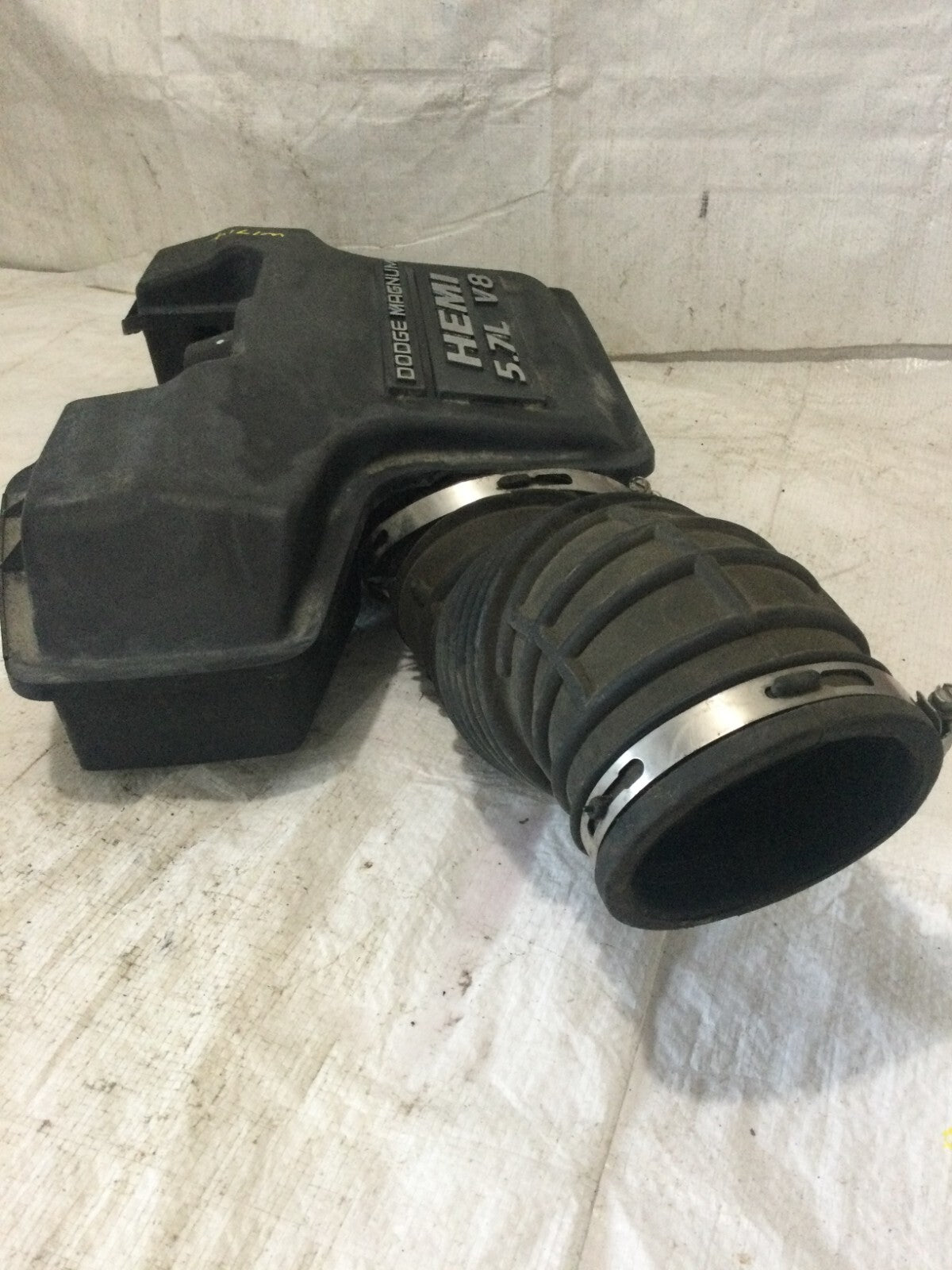 2003 Dodge Ram 1500 5.7L Throttle Body Air Intake/Resonator 53032463AB OEM