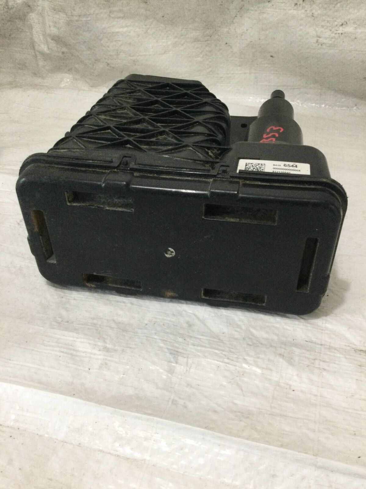 2018 GMC Sierra 1500 Fuel Vapor Evaporator Emission Canister 84106544 OEM