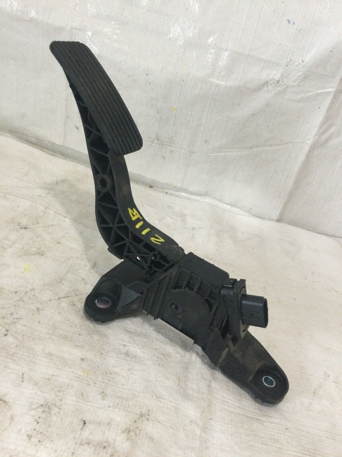 2017 Hyundai Elantra Gas Pedal  Accelerator  CN00292730 OEM
