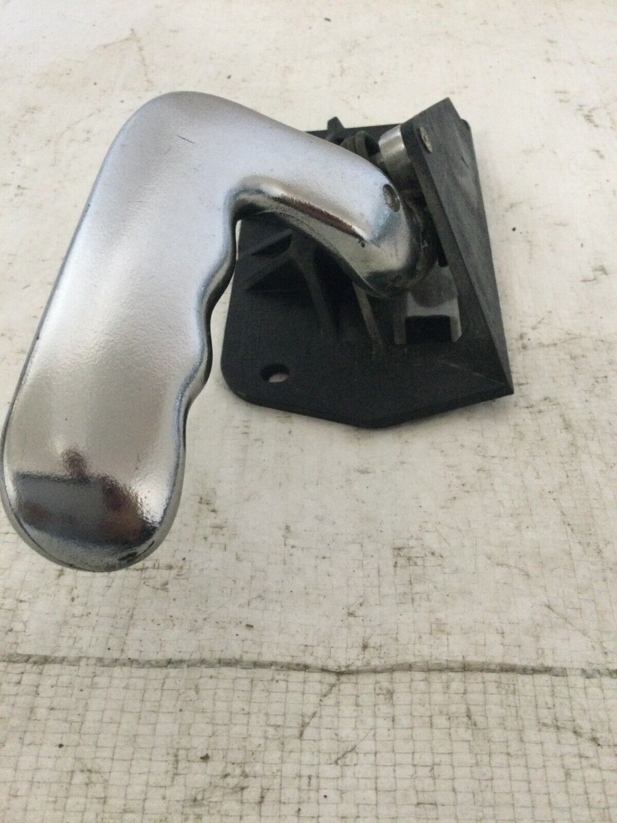 2003-2006 Cadillac Escalade EXT Front Right Interior Chrome Door Handle OEM