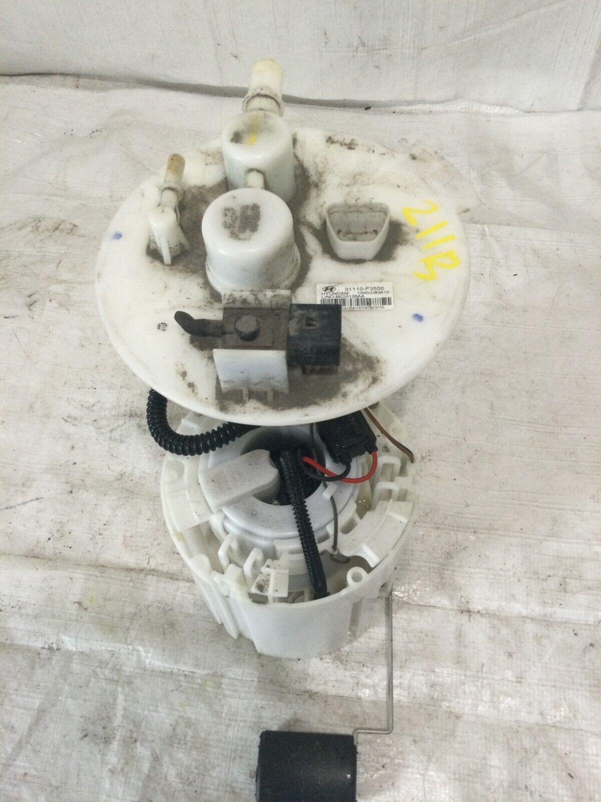 2017 Hyundai Elantra Fuel Pump Assembly 31110-F3500 OEM