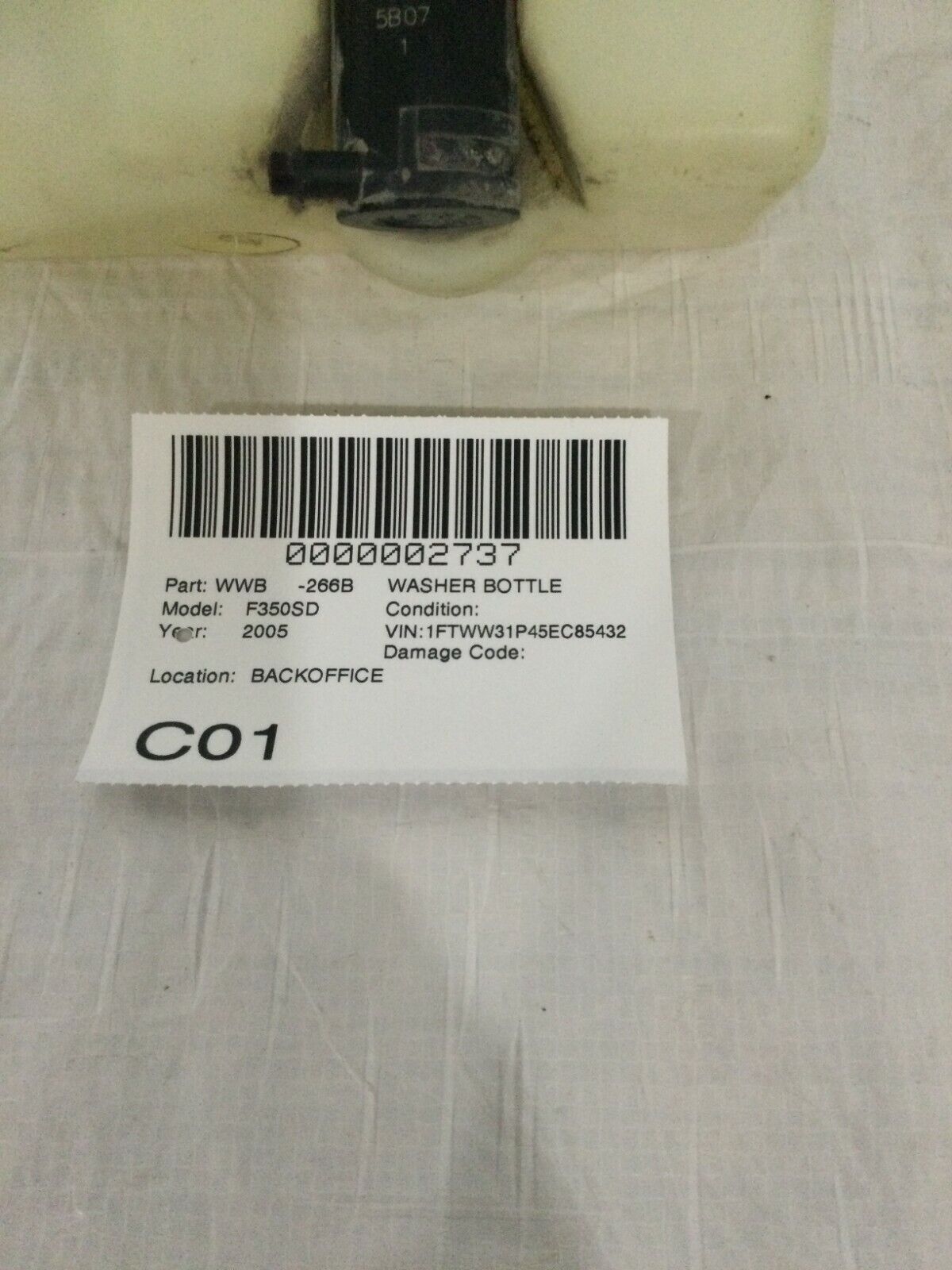 2005 Ford F-350SD Windshield Washer Bottle OEM 6.0L Diesel
