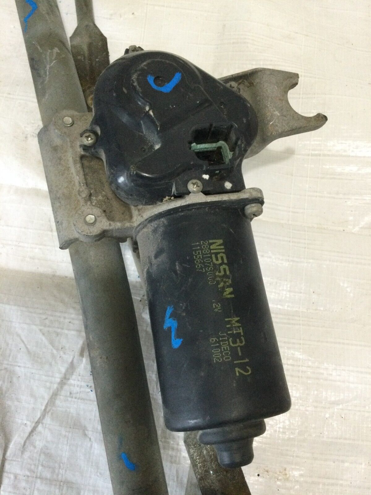 2007 Nissan Titan Front Wiper Motor W/ Linkage OEM 288107S000