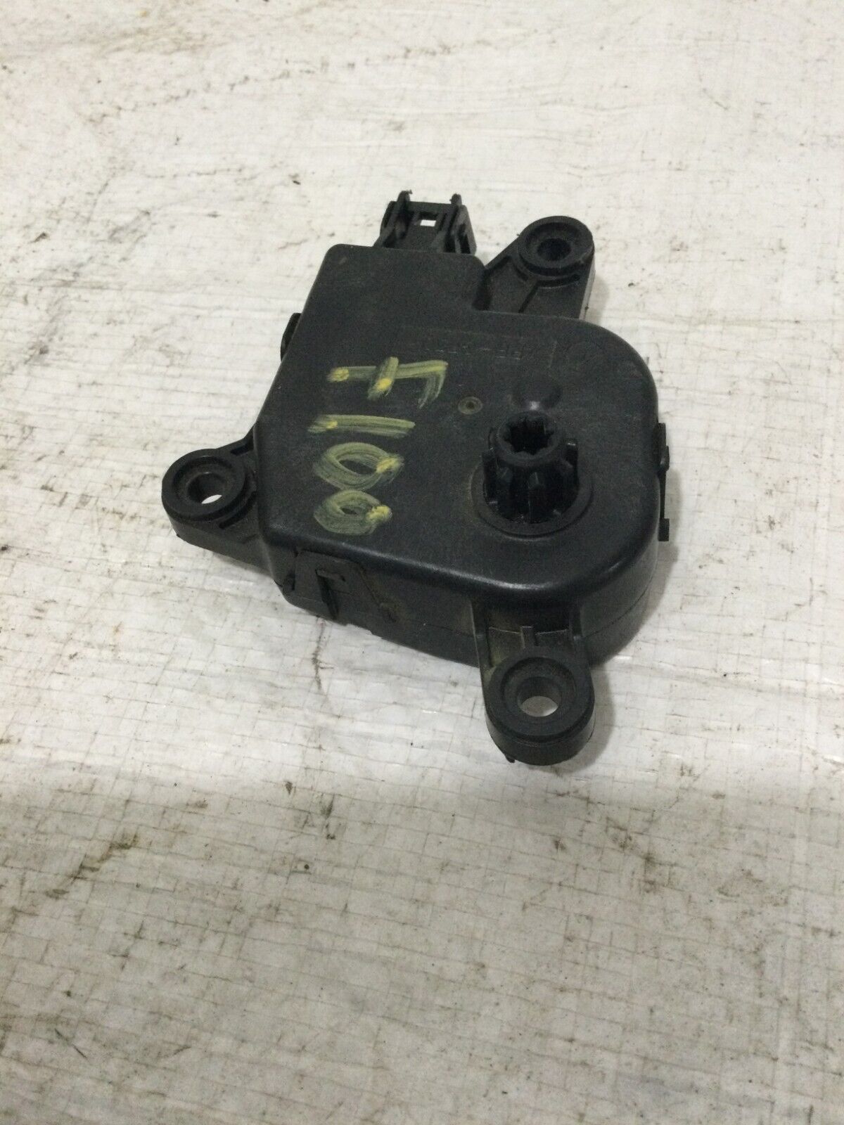 2005 Dodge Ram 1500 A/C Heater Air Blend Door Actuator OEM 04885206AB