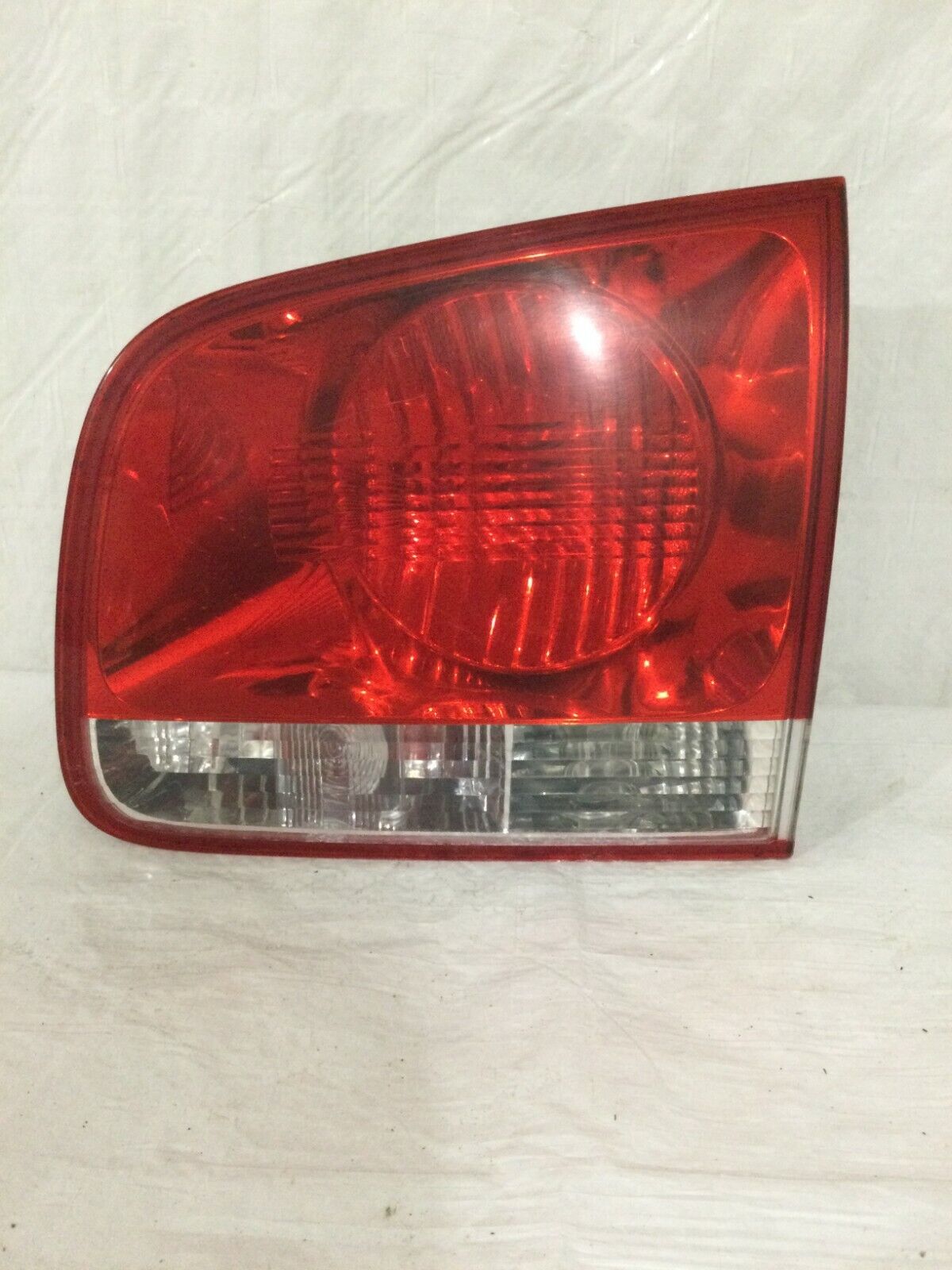 2004-2007 Volkswagen Touareg Right Rear Inner Tail Light Lamp 7L6945094H OEM