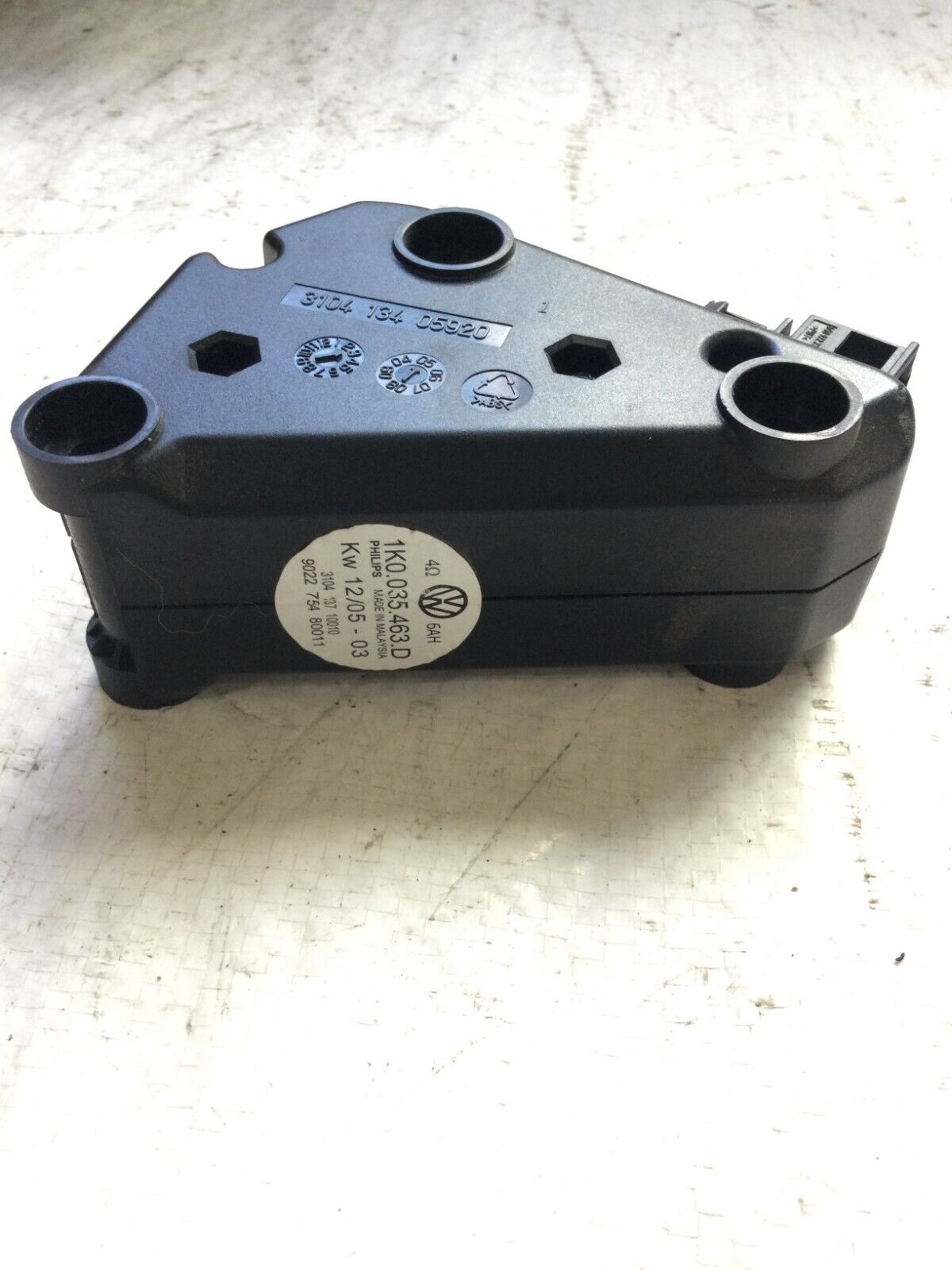 2006 Volkswagen Jetta Radio Amplifier Front Right Passenger 1K0035463D OEM