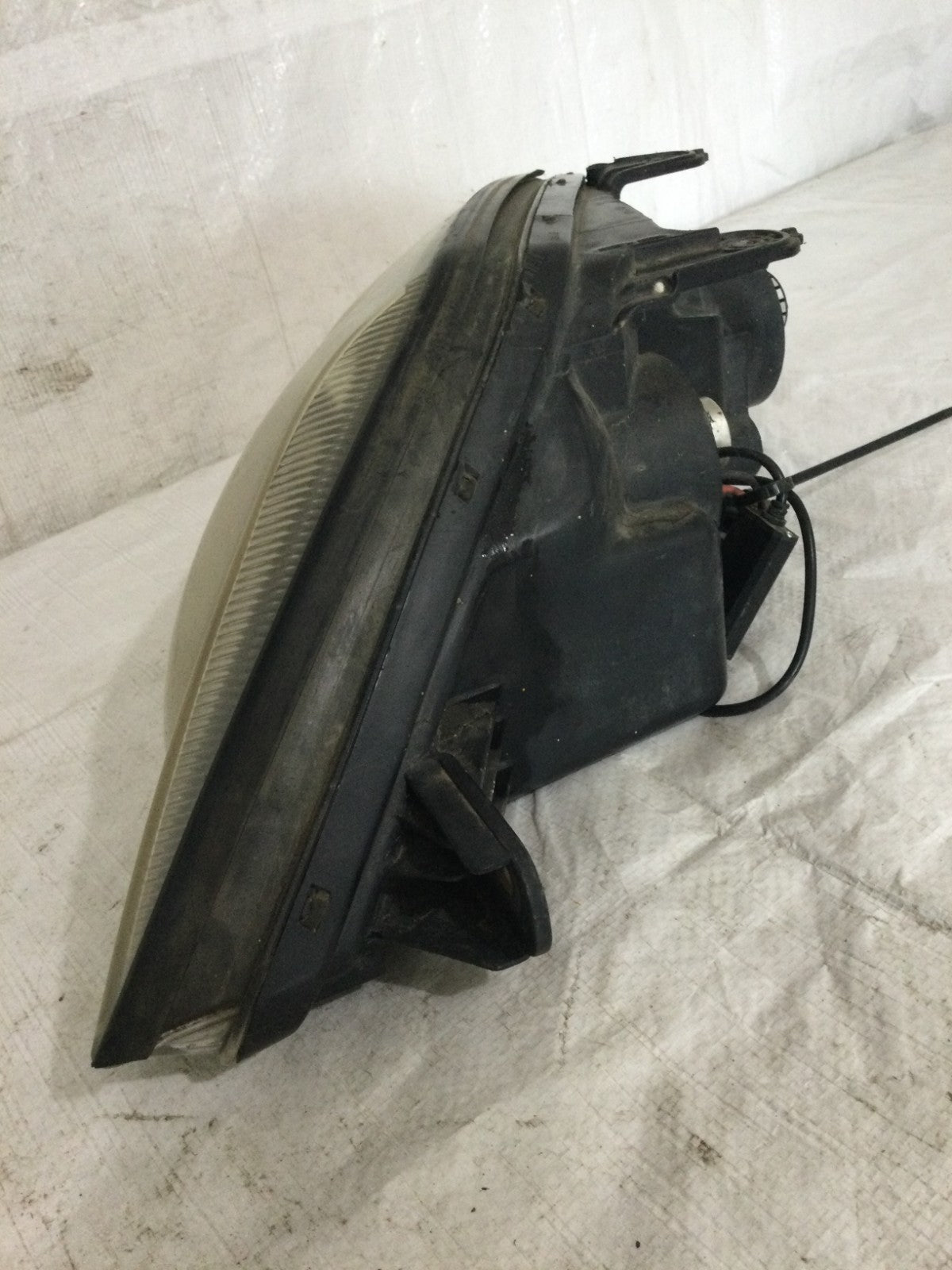 2003-2004 Hyundai Tiburon Right Passenger Side Headlight OEM 92102-2CXXX