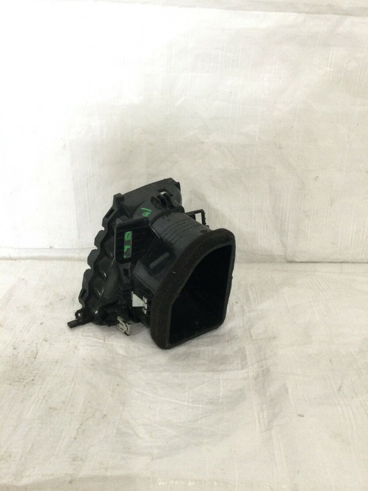 2018-2020 Buick Regal Preferred II Dash Left Center Air Vent OEM 39017311