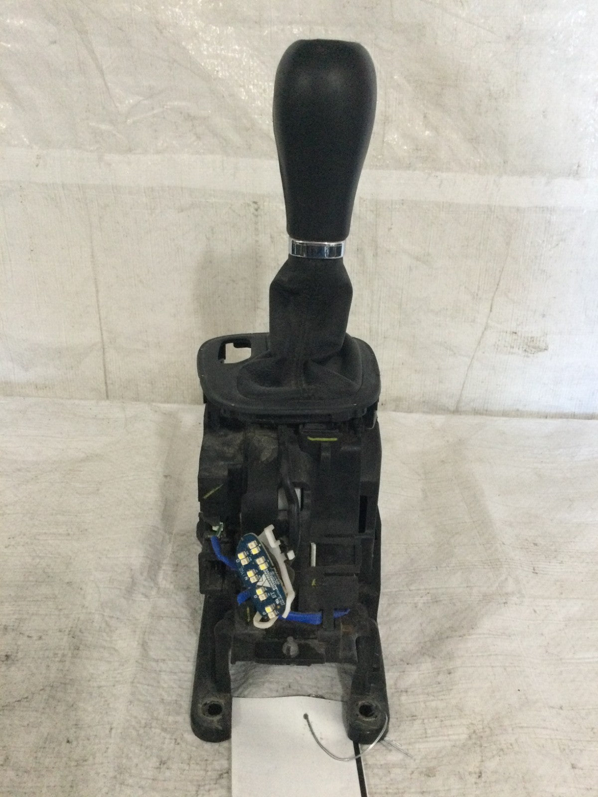 2019 Jeep Compass Floor Shifter OEM P5VM06DX9AI MARKED DAMAGE
