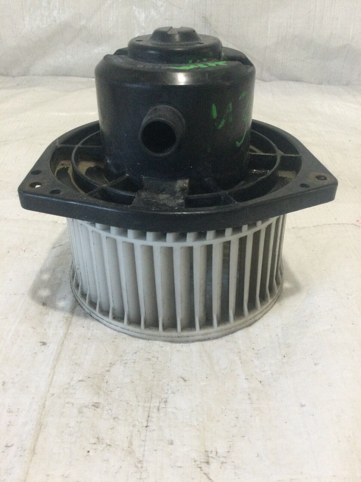 2001 Nissan Xterra A/C Heater Blower Motor OEM
