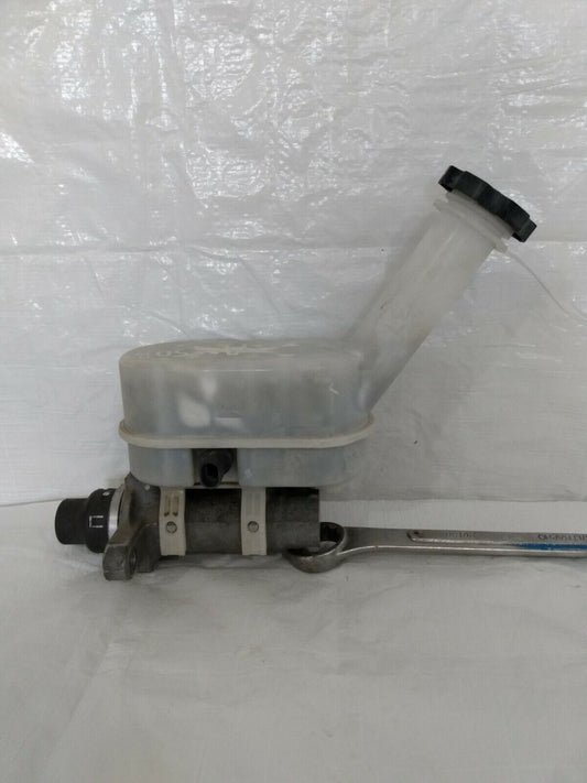 2007 GMC Acadia Master Power Brake Cylinder W/ Reservoir 