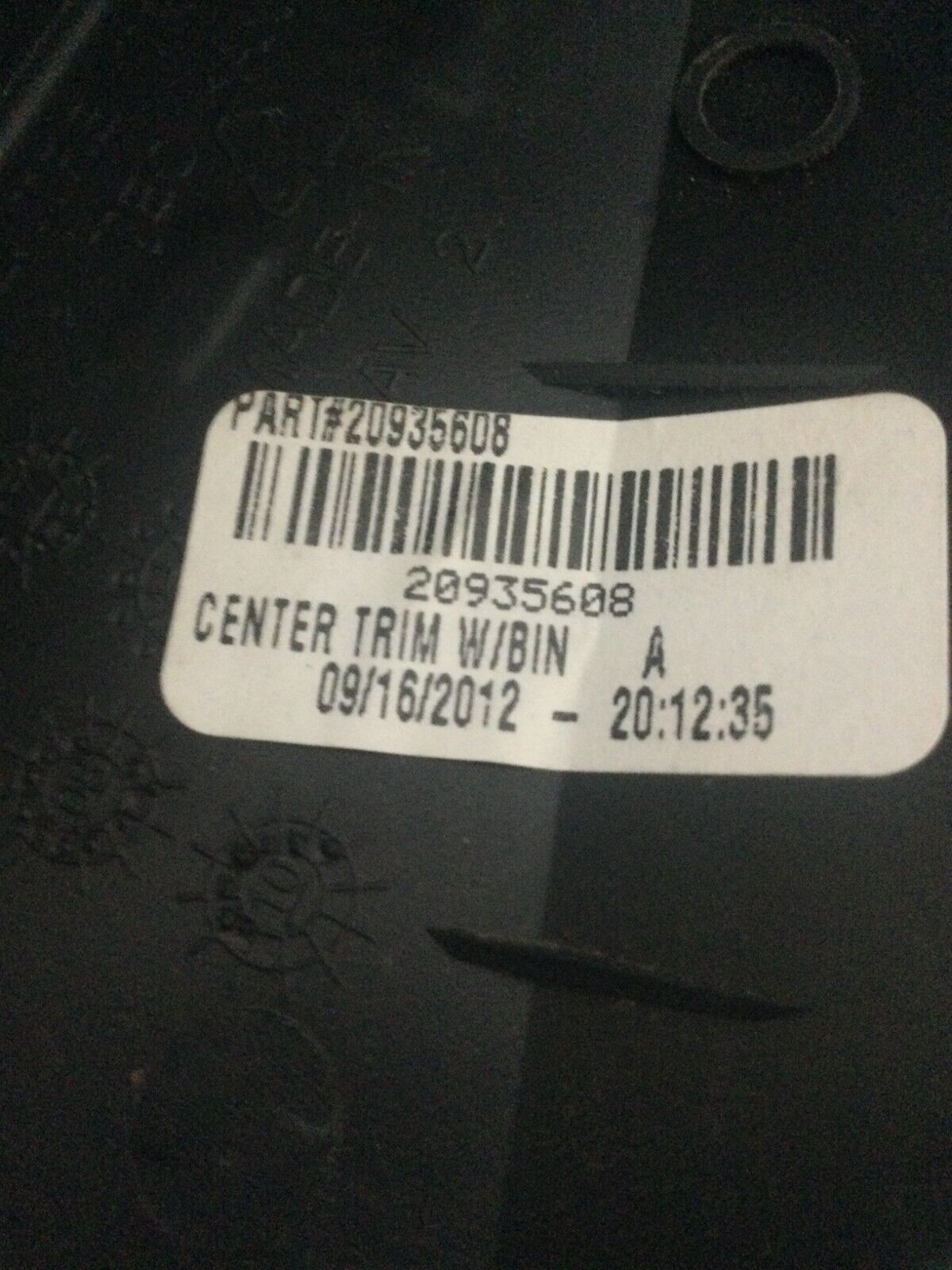 2007-201 3 GMC Sierra Center Dash Radio Bezel Climate Trim Black OEM 20935608