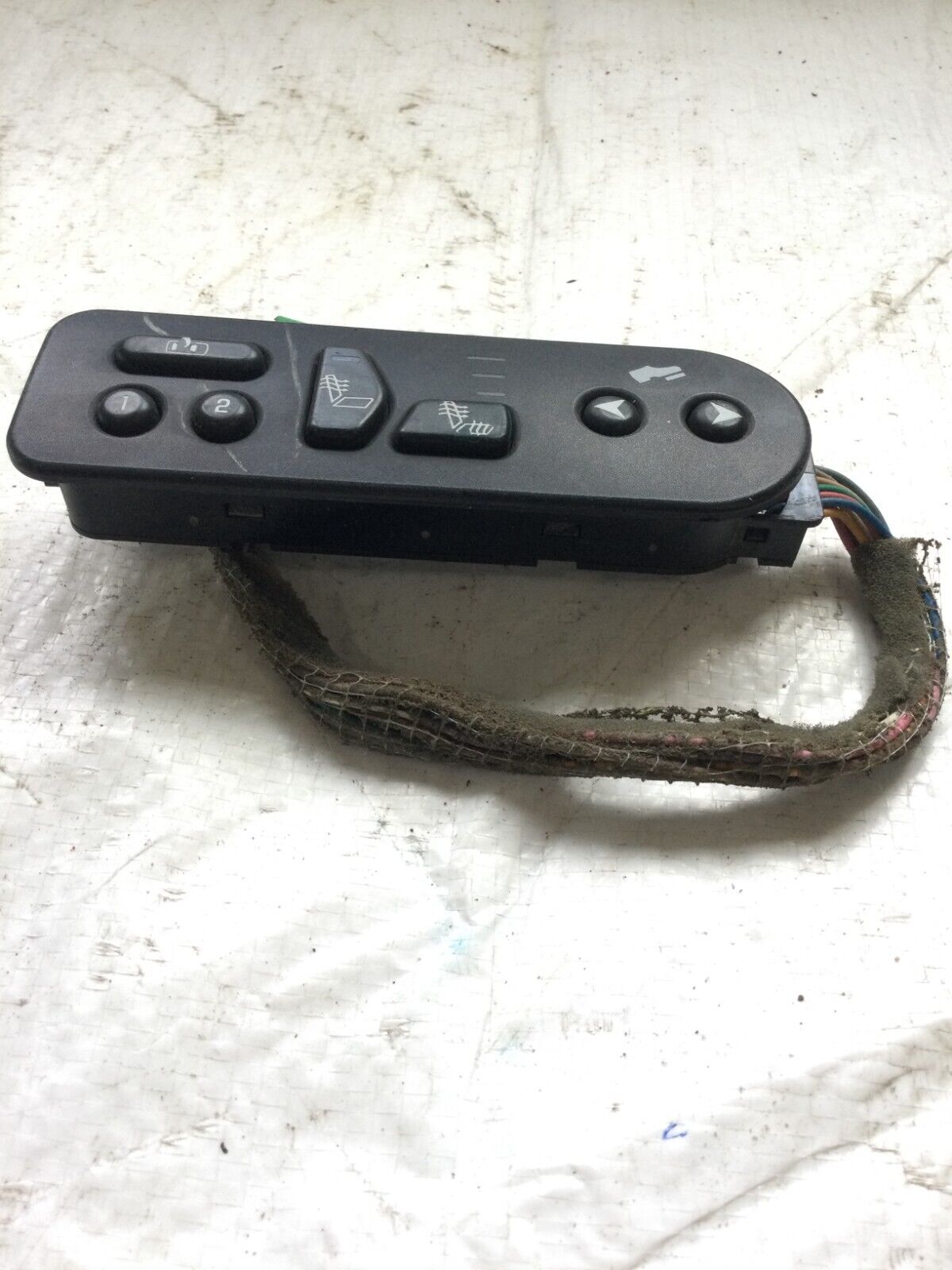 2003-2006 GMC Sierra 1500 Front Left Heater Memory Seat Pedal Switch OEM