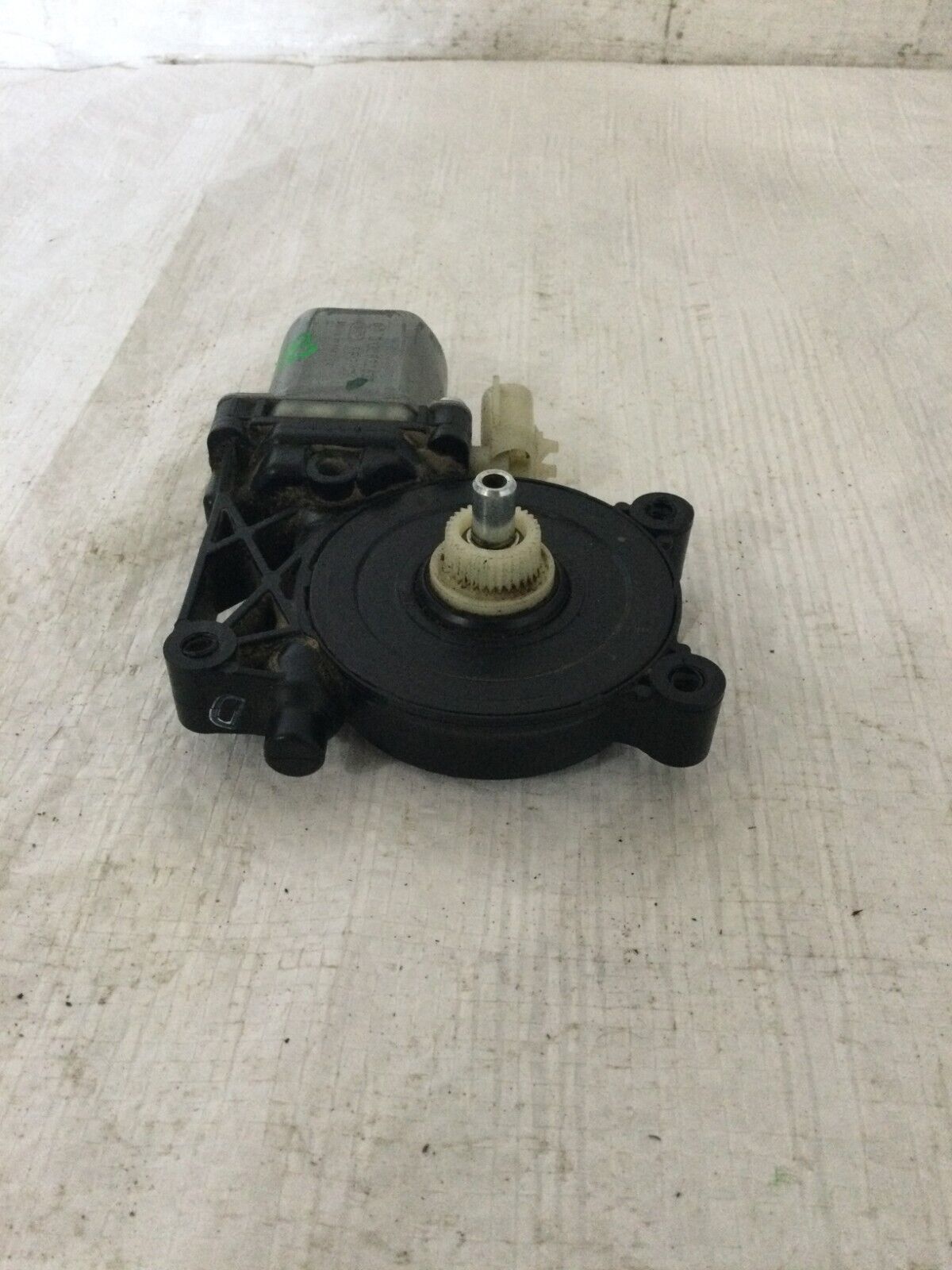 2017 GMC Sierra 1500 Front Right Power Window Motor OEM