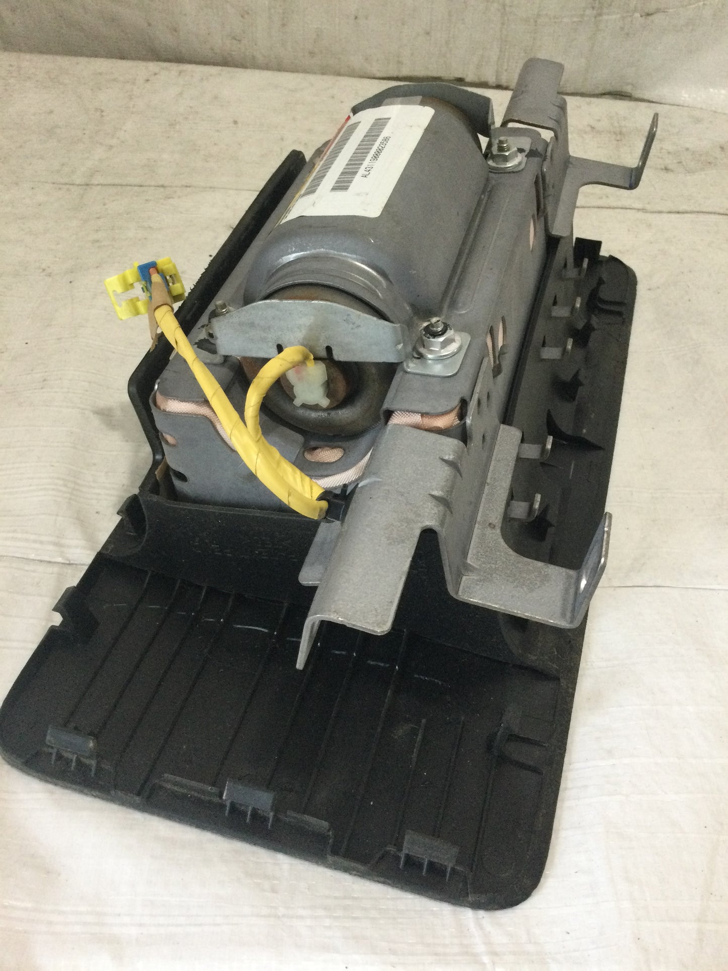 Silverado/Suburban/Yukon Front Right Side Dash,OEM, Part# 15852398